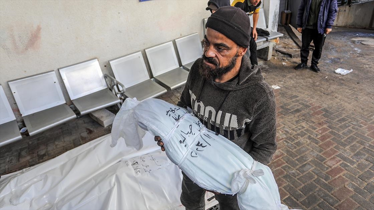 İsrail'in Gazze'ye Düzenlediği Saldırılarda Öldürülen Filistinlilerin Sayısı 22 Bin 313'e Yükseldi