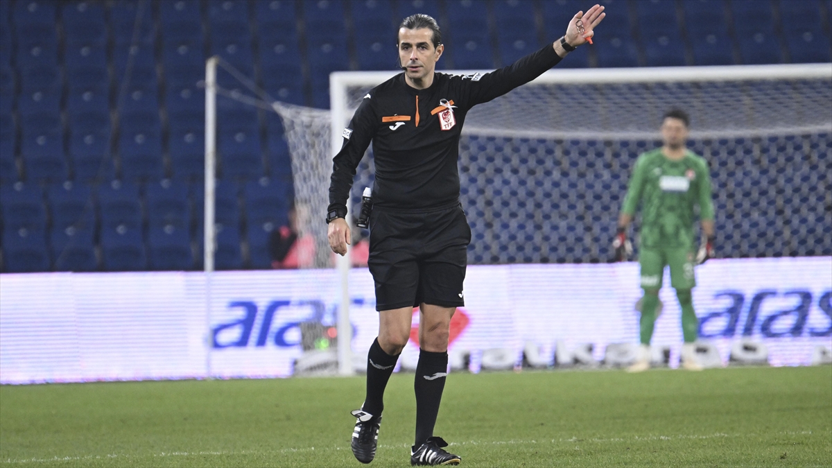 Mete Kalkavan, Hakemlik Kariyerini Noktaladı