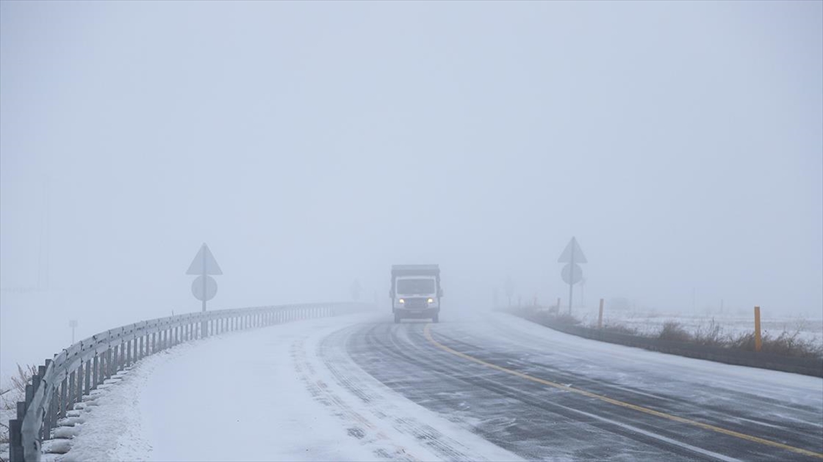 Kars'ta Kar Ve Tipi Etkili Oluyor