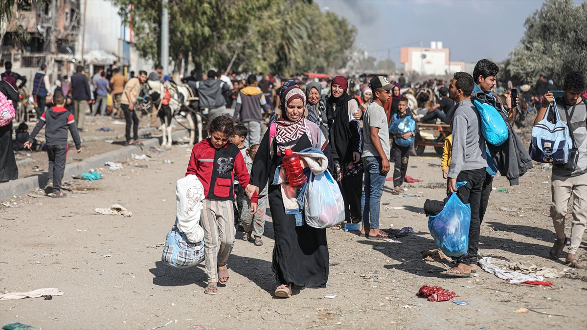 İngiltere, Filistinlilerin Gazze Dışına Yerleştirilmesi Yönündeki Önerileri Reddettiğini Açıkladı