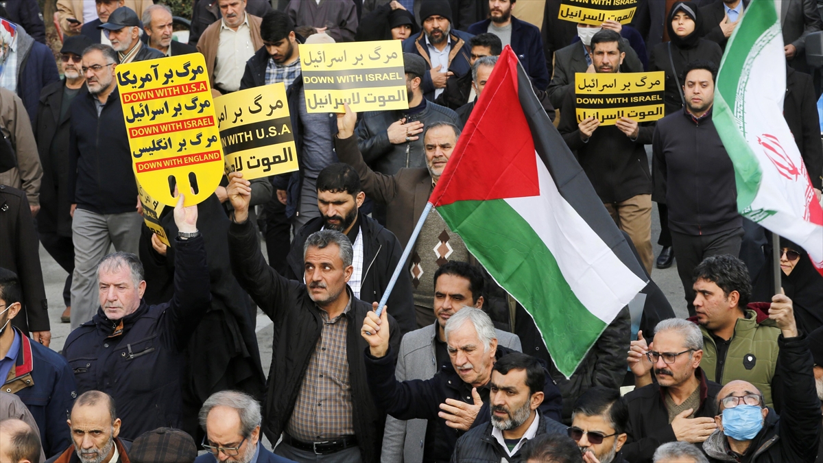 Tahran’da Kirman’daki Terör Saldırıları Protesto Edildi