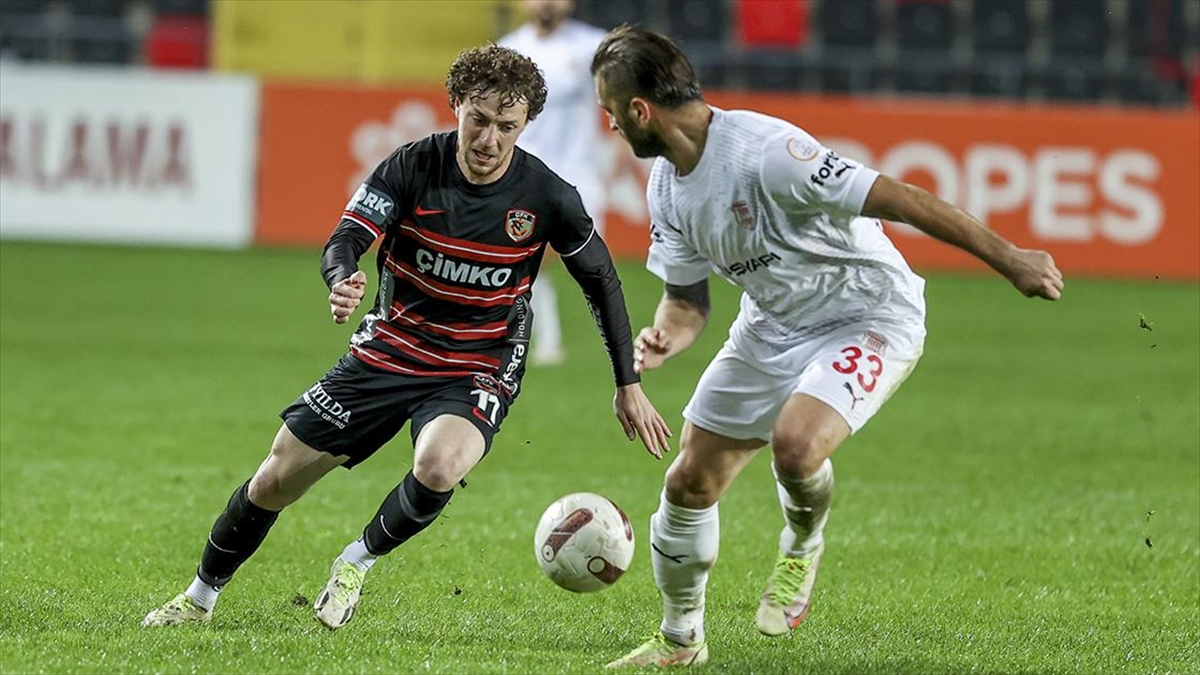 Gaziantep Fk-siltaş Yapı Pendikspor Karşılaşması Berabere Bitti