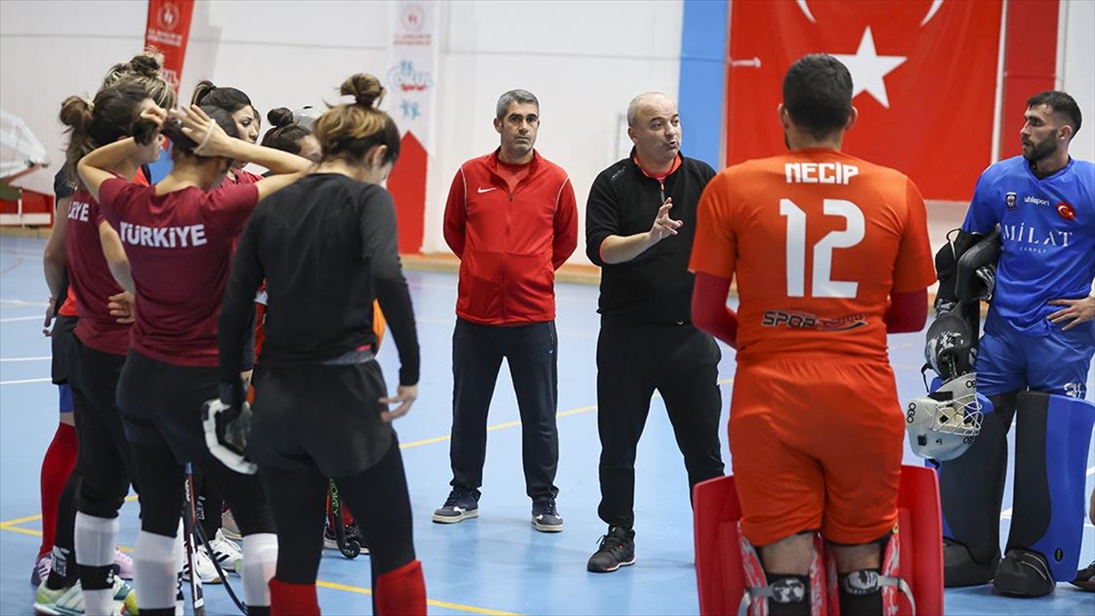 Gaziantep Polisgücü Hokeyde Çifte Şampiyonluk Peşinde