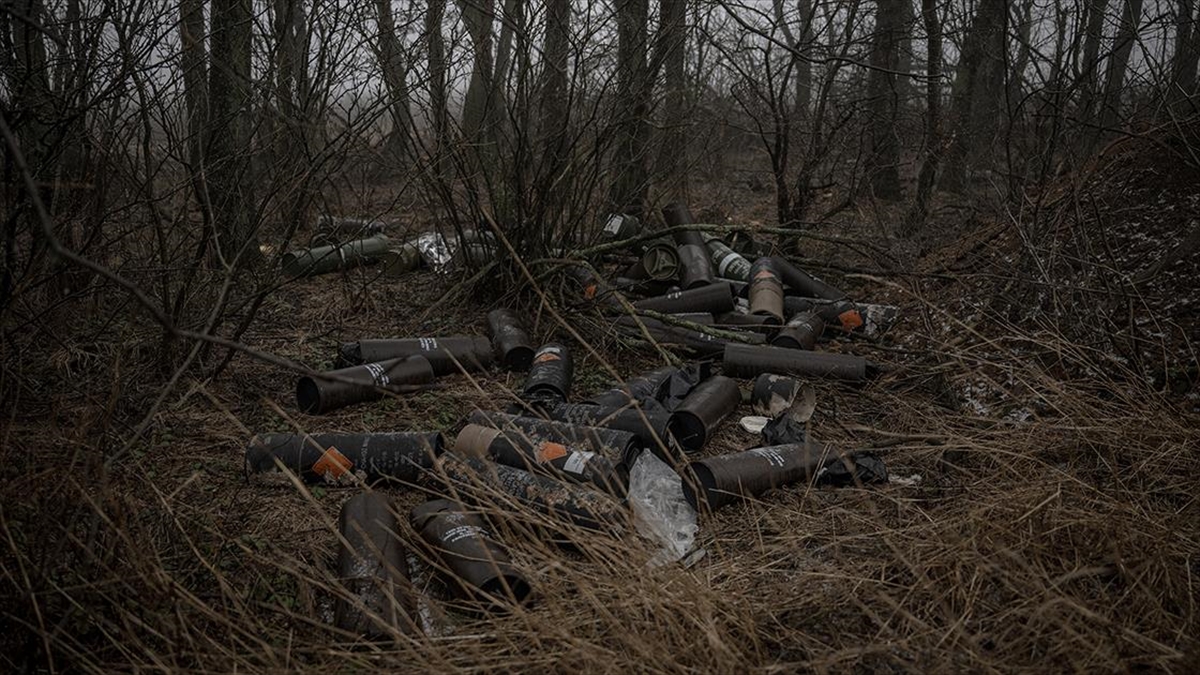 Bahmut Cephesindeki Ukraynalı Topçu Birlikleri Rus Saldırılarını Yoğun Atışlarla Püskürtüyor