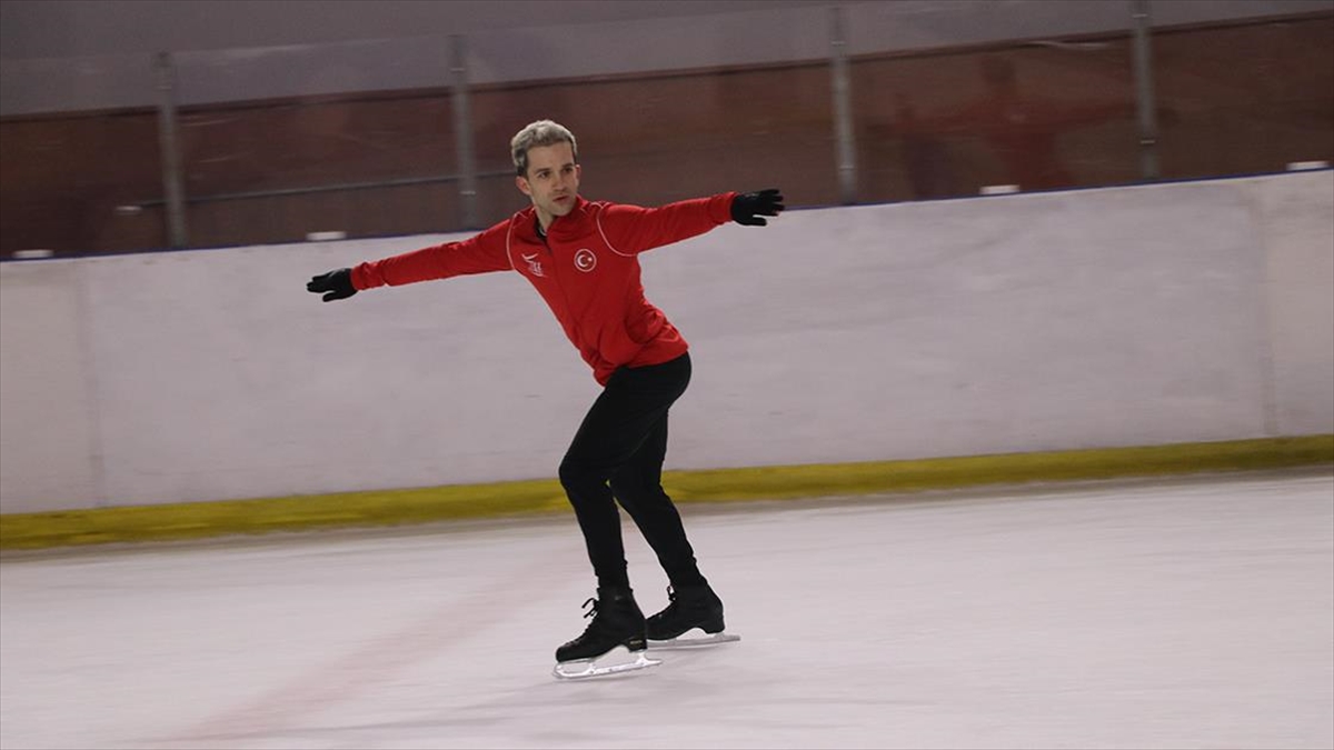 Rekortmen Milli Sporcu Burak Demirboğa, Artistik Buz Pateninde İlklerin Peşinde