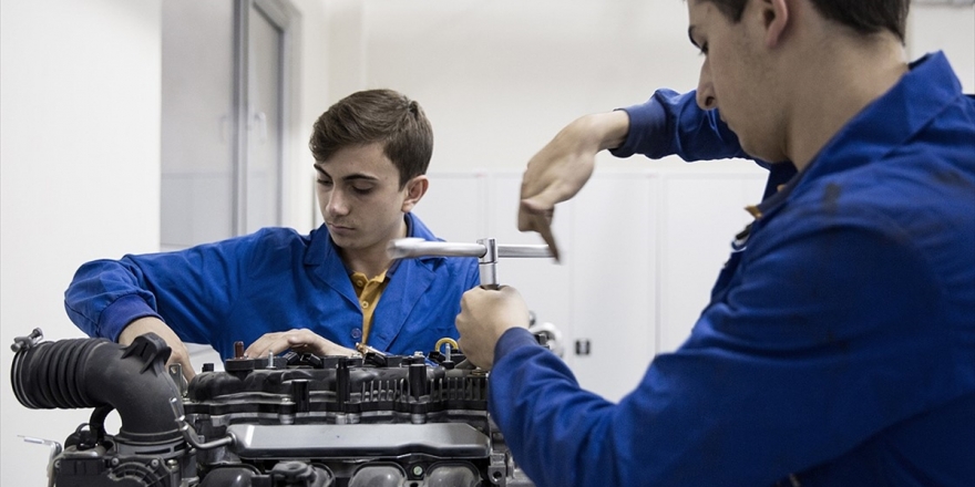 Özel Mesleki Ve Teknik Eğitime Milyonlarca Liralık Destek