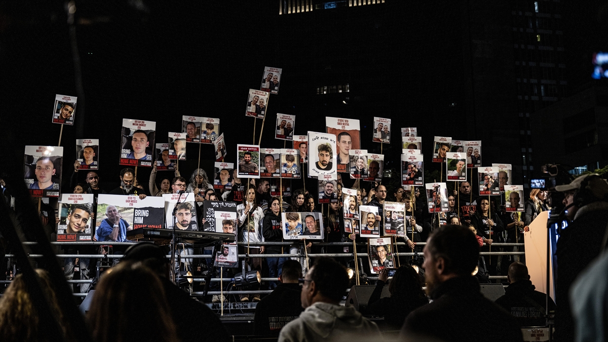 Kudüs Ve Tel Aviv'de "hamas İle Esir Takası Yapılması" Talebiyle Gösteri Düzenledi