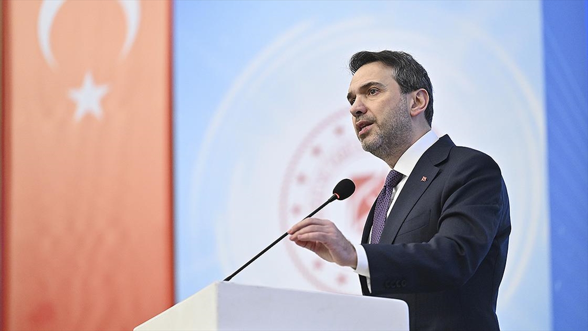 Bakan Bayraktar, Kritik Madenlerde Tüm Ülkelerle İşbirliğine Hazır Olduklarını Bildirdi