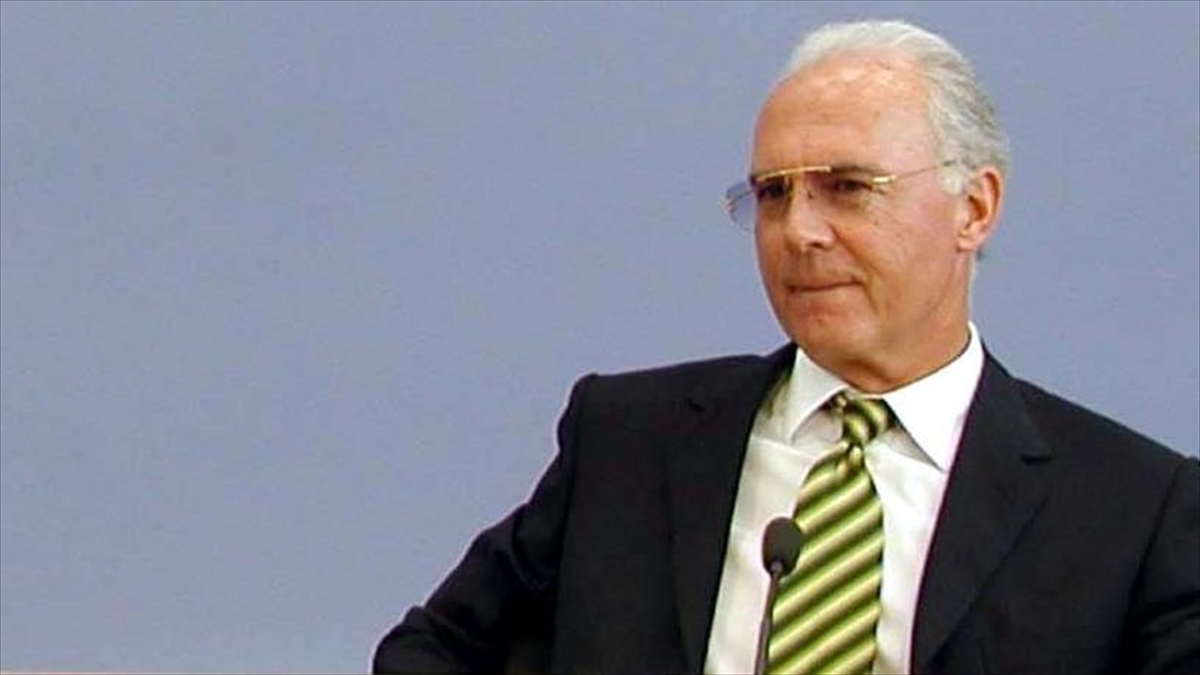 Alman Futbol Efsanesi Franz Beckenbauer Yaşamını Yitirdi