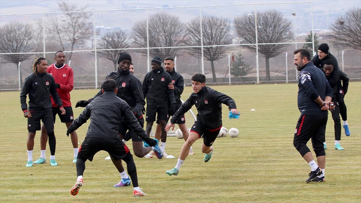 Sivasspor, Galatasaray Maçında Galibiyet Hedefliyor