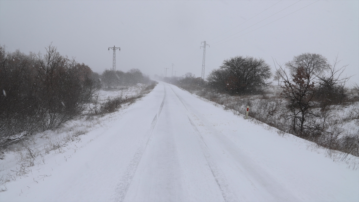 Tekirdağ'ın Bazı İlçelerinde Kar Nedeniyle Eğitime Yarın Ara Verildi