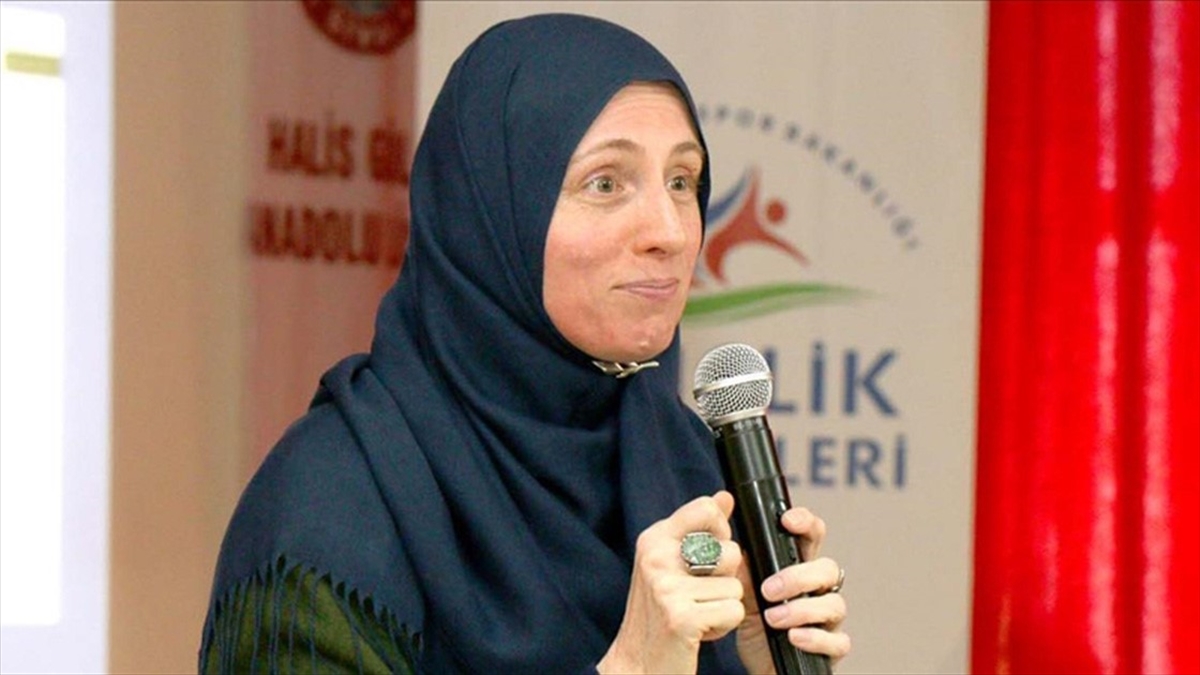 Teksaslı Kadın Yazar, Müslüman Olup Türkiye'ye Yerleşme Hikayesini Aa'ya Anlattı