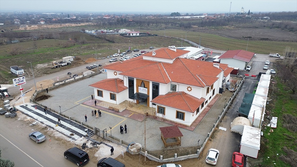 Malatya'da Depremden Sonra Yapılan Semt Polikliniği 22 Mahalleye Hizmet Verecek