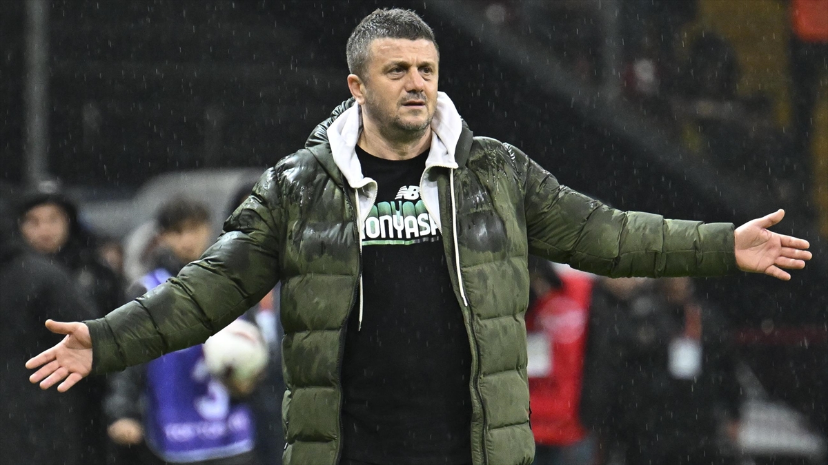 Konyaspor'da Teknik Direktör Hakan Keleş İle Yollar Ayrıldı