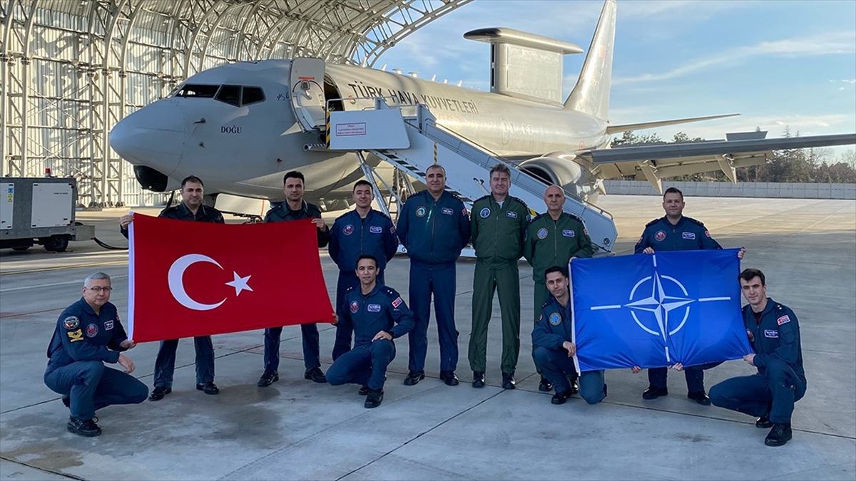 Tsk'ya Ait İki Uçak Nato Ülkesinin Hava Sahasında İlk Defa Silah Kontrol Görevi Yaptı