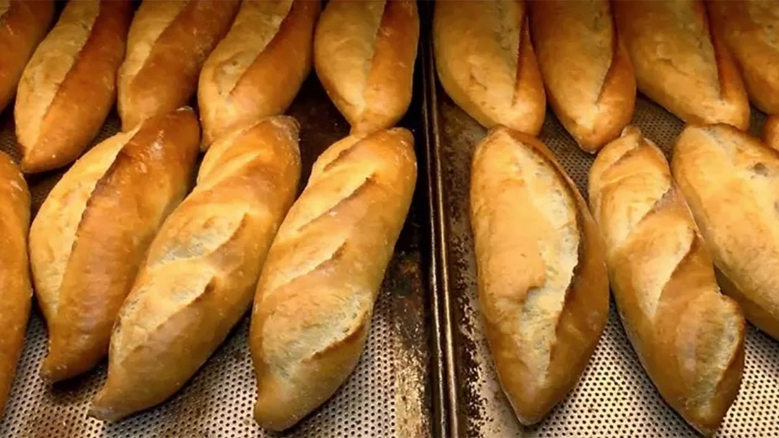 Ekmek bir ilde ekmek 20 lira oldu. Bir ilçede ise sadece 1 lira... Kandil simidi ise ekmeği solladı. 6 kandil simidi 68 lira