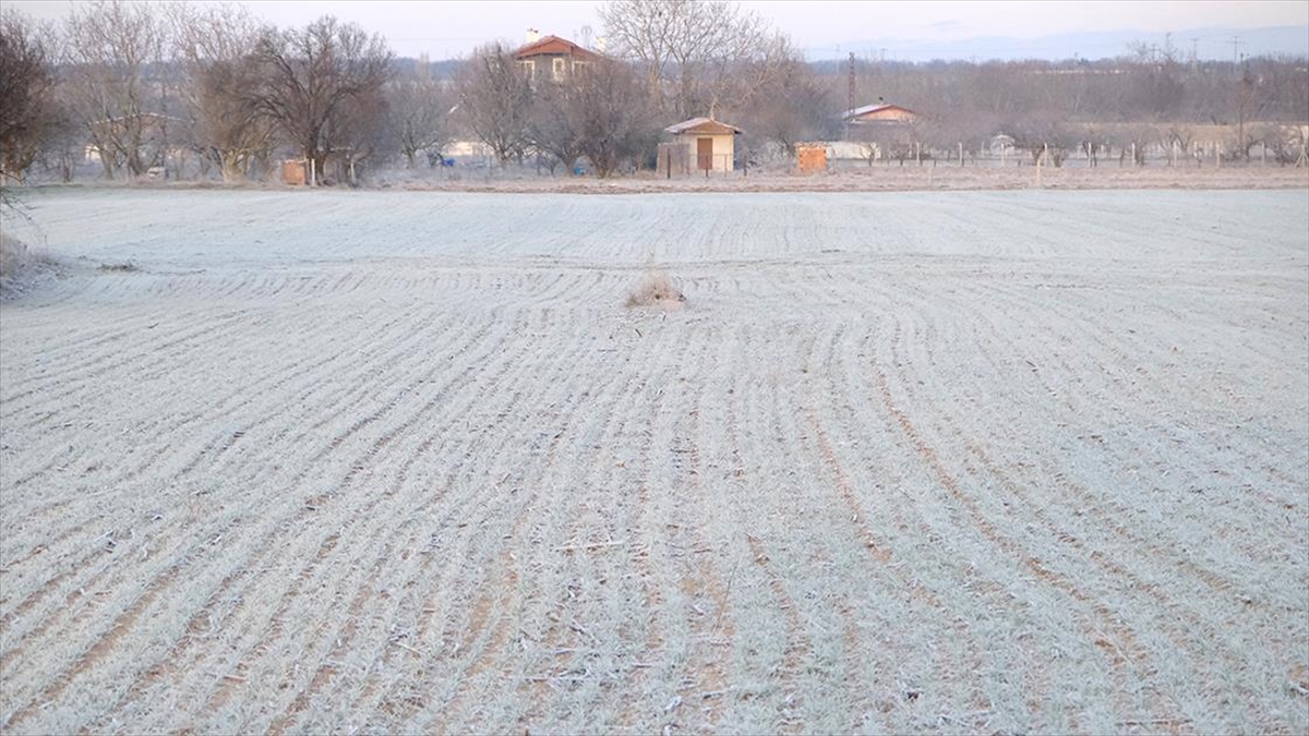 Trakya'da Etkili Olan Kar Yağışı Yerini Soğuk Havaya Bıraktı