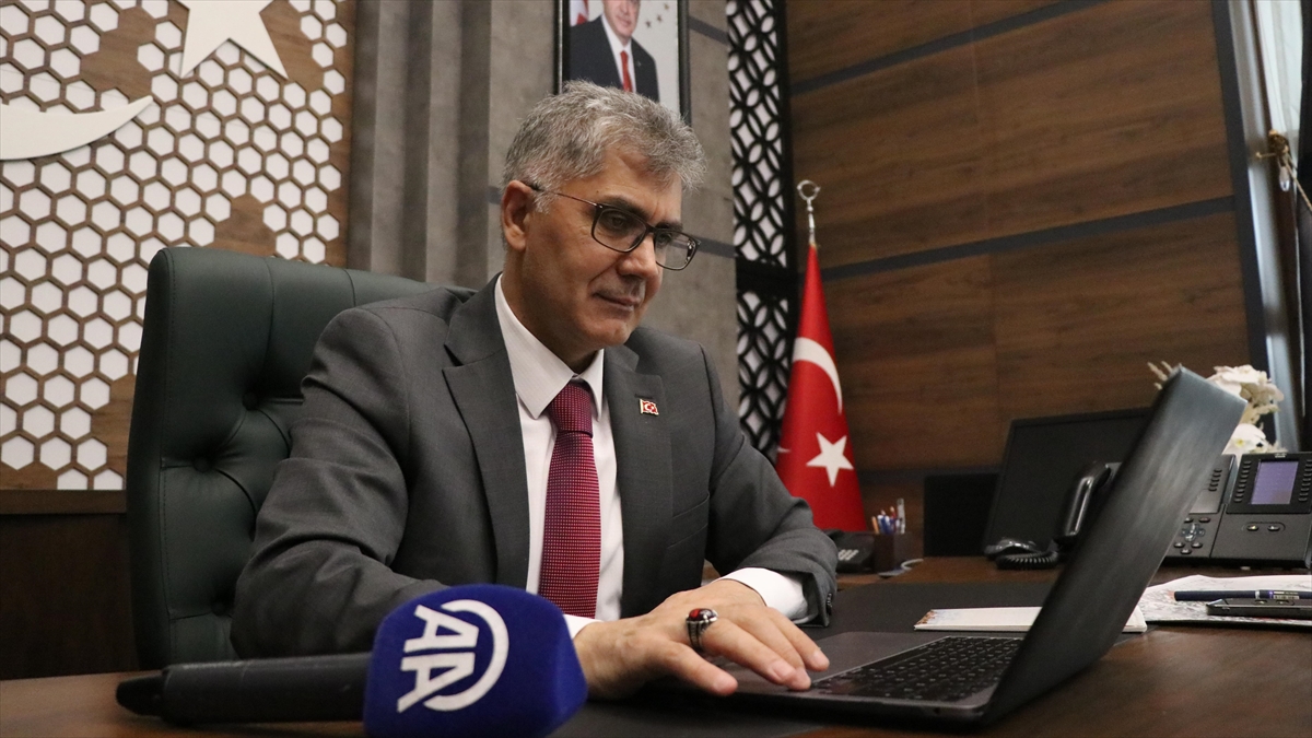 Niğde Valisi Cahit Çelik "dolunay Ve Akıncı" Fotoğrafına Oy Verdi