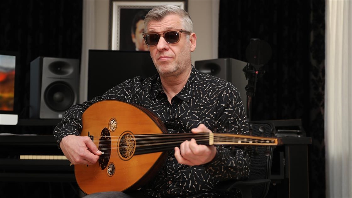 Sanatçı Metin Şentürk, Dünyadaki Engellilerin Gözü Kulağı Oluyor