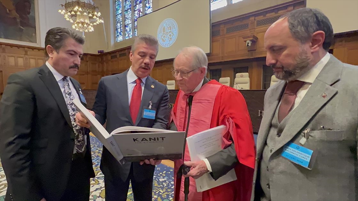 Soykırım Davasını İsrail'e Karşı Savunan Heyet, Aa'nın "kanıt" Kitabından Faydalanacak