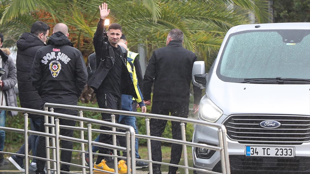 Krunic, Fenerbahçe İçin İstanbul'da