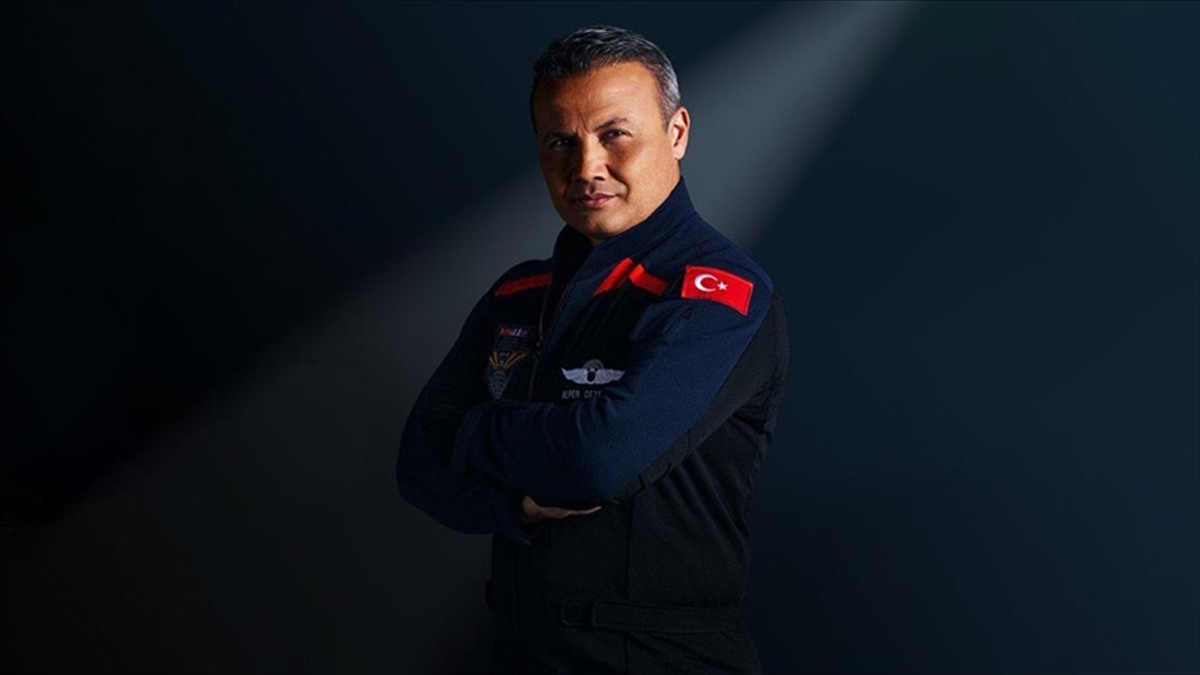 İlk Türk Uzay Yolcusu Gezeravcı'dan Misyon Mesajı: Önemli Olan Uzayın Derinliklerine Kadar Hayal Kurabilmektir