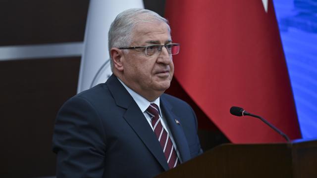 Bakan Güler'den şehit askerler için taziye mesajı