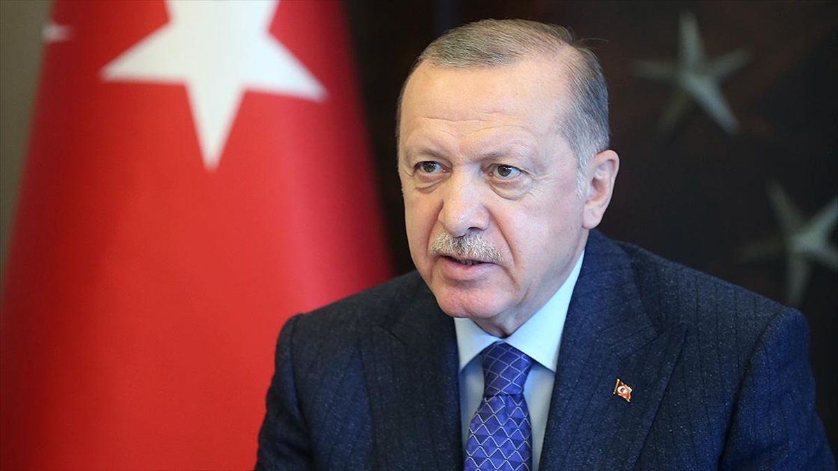 Cumhurbaşkanı Erdoğan, Pençe-kilit Harekatı Bölgesinde Yaralanan Üsteğmen Duran'ın Ailesiyle Görüştü
