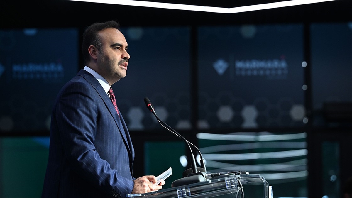 Bakan Kacır: Alper Gezeravcı'nın Çalışmaları, Türk Gençleri, Türk Çocukları İçin İlham Kaynağı Olacak