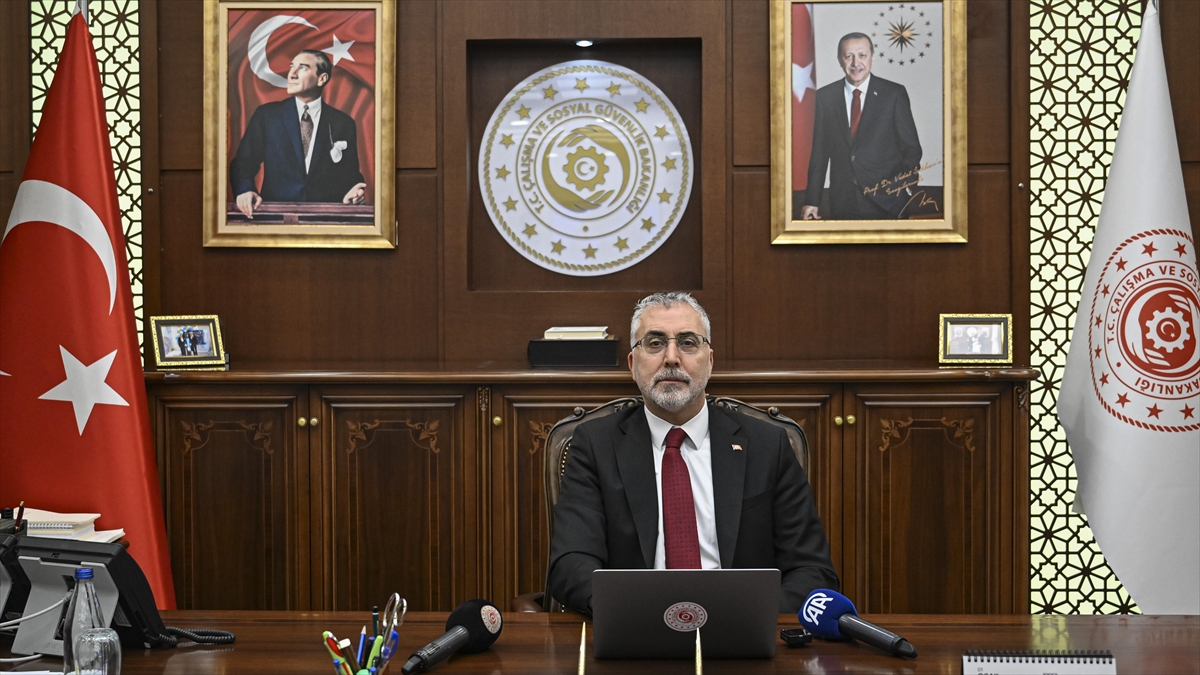 Bakan Işıkhan'dan Çalışma Hayatıyla İlgili Düzenlemeler İçeren Kanun Teklifi Hakkında Açıklama