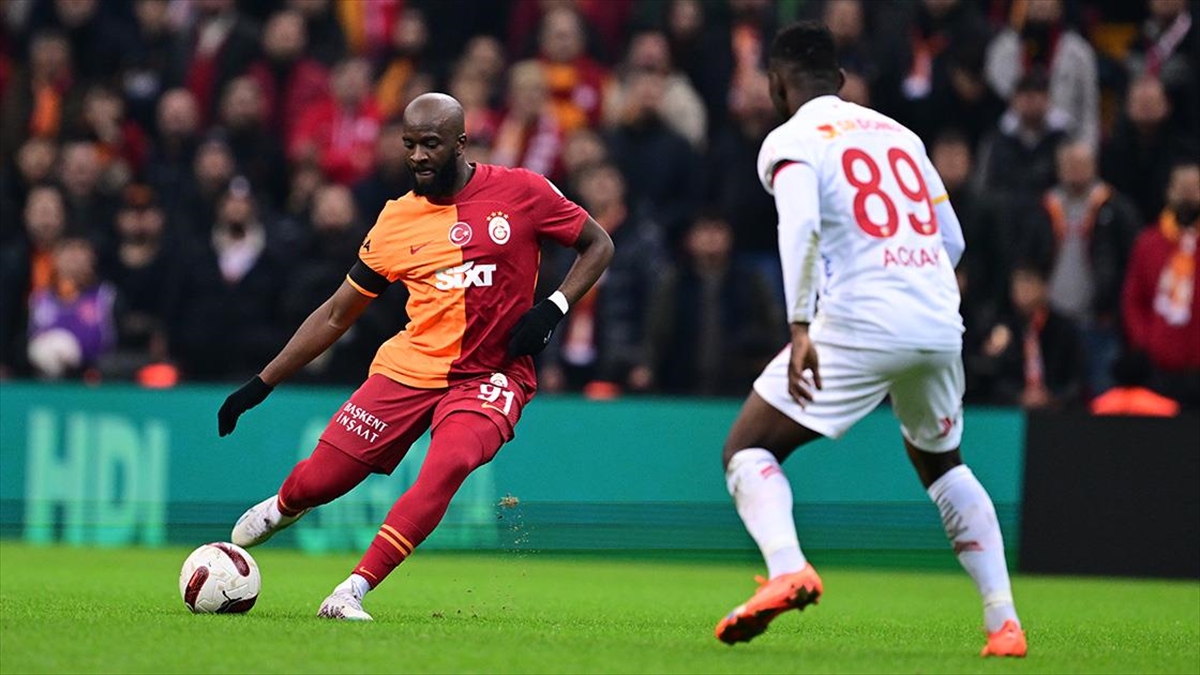 Galatasaray, Evinde Kayserispor'u Yendi