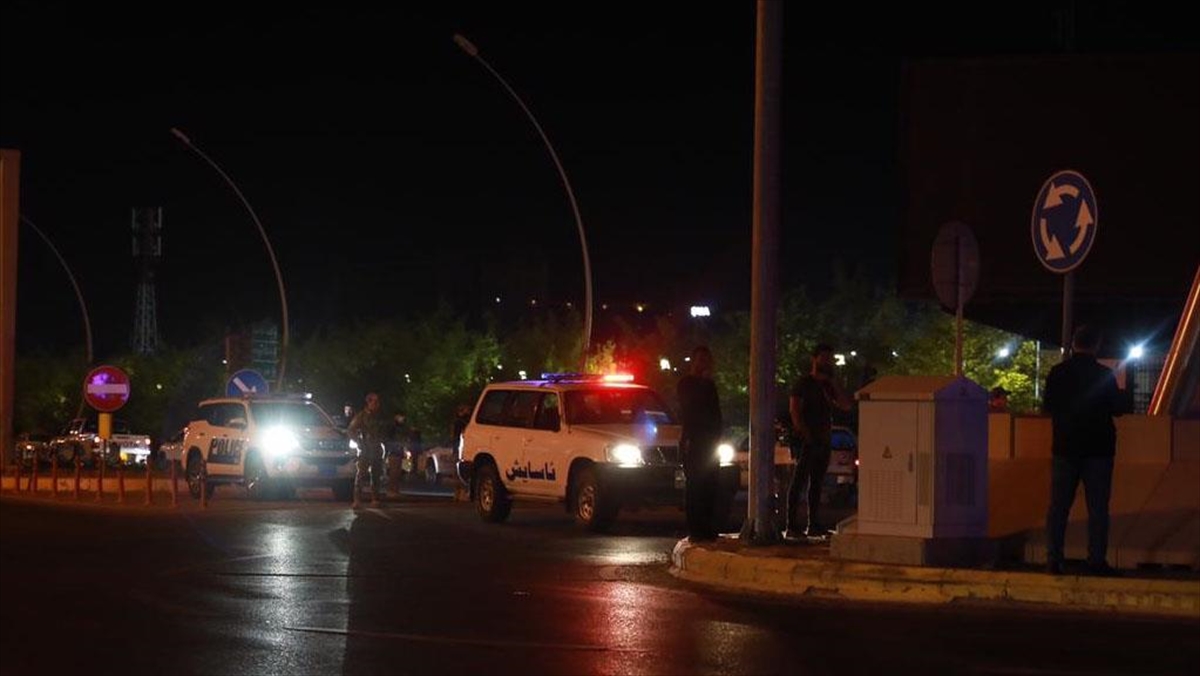 İran, "bölgedeki Terör Ve Casusluk Karargahlarını" Balistik Füzelerle Vurduğunu Duyurdu