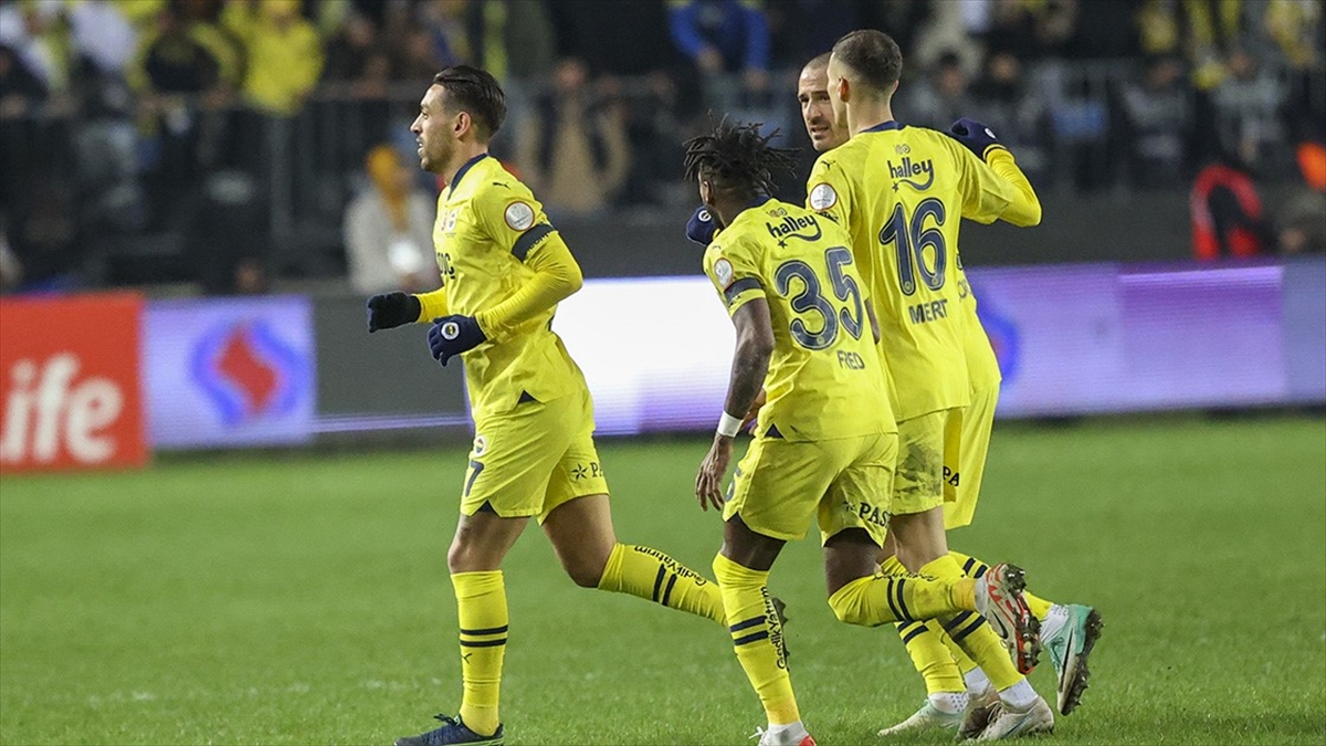 Fenerbahçe Yarın Kupada Adanaspor'u Konuk Edecek