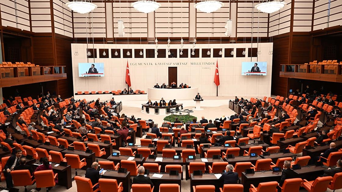 Tbmm Genel Kurulunda Terör Saldırılarına Yönelik Başkanlık Tezkeresi Kabul Edildi