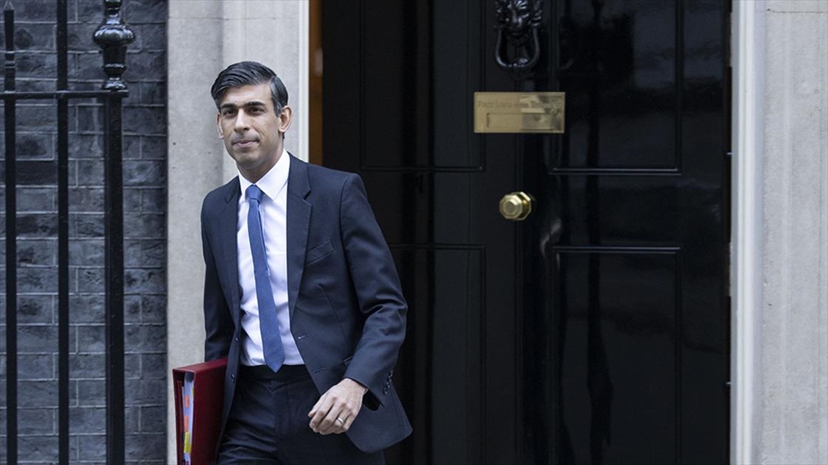 İngiltere Başbakanı'nın Müslüman Milletvekiline Yönelik Sözlerine Tepki