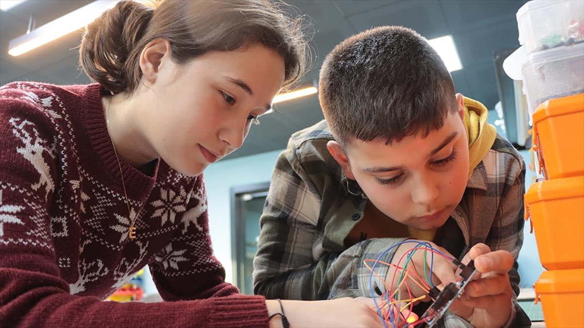 Kırklarelili "minik Araştırmacılar" Güneşi Takip Ederek Enerji Depoluyor