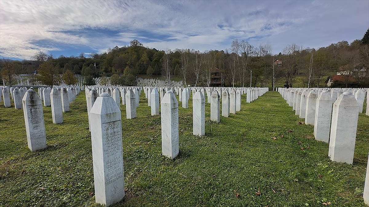 Bm'nin Bosna Hersek'te Yaşanan Srebrenitsa Soykırımının İnkarından Endişe Duyduğu Belirtildi