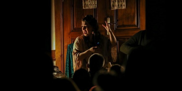 Dinleyicilerini "kafdağı'nın Ardına" Yolculuğa Çıkarıyor