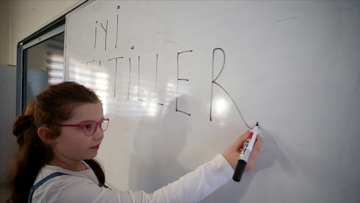 Meb'den Sömestir Kararı: Ev Ödevi Vermeyin Spora Ve Sanata Yönlendirin