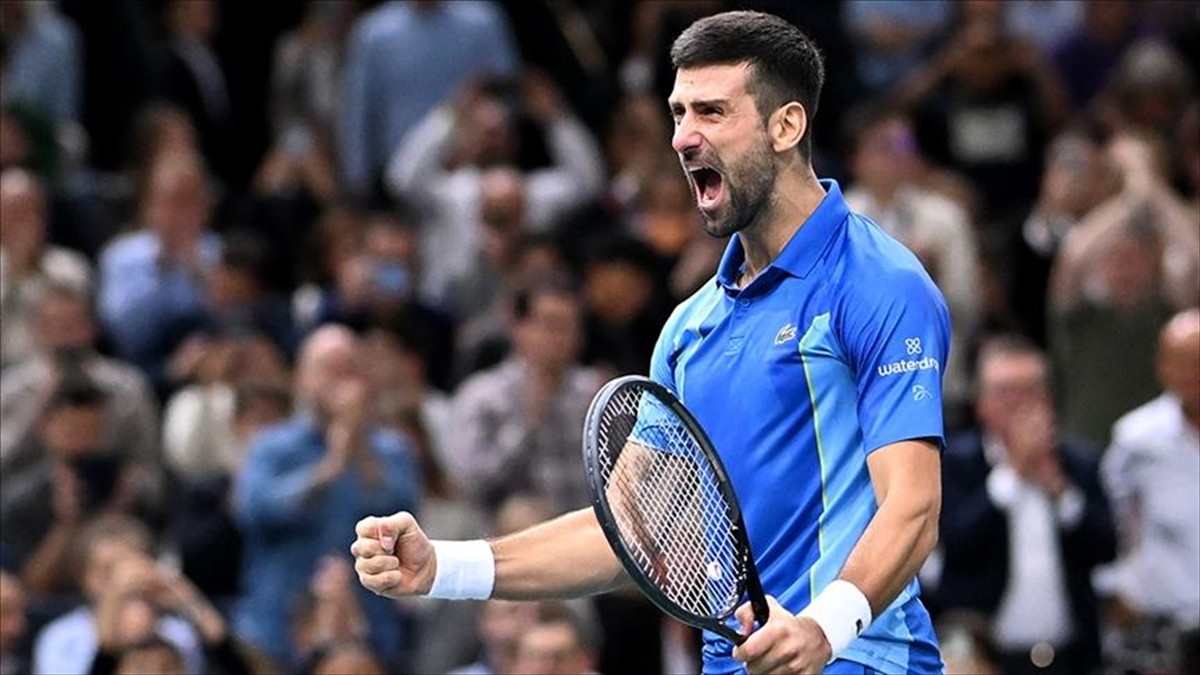 Djokovic Avustralya Açık'ta 4. Tura Yükseldi