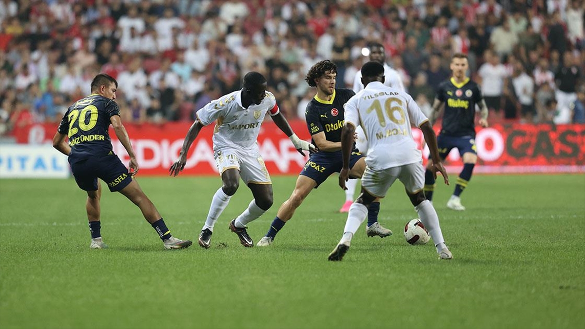 Fenerbahçe, Süper Lig'de Yarın Yılport Samsunspor'u Konuk Edecek