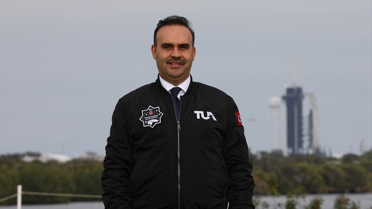 Bakan Kacır, Türkiye'nin Uydu, Roket Ve İnsanlı Uzay Misyonu Projelerini Paylaştı