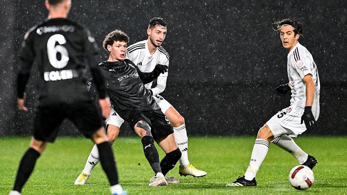 Beşiktaş, Fernando Santos Yönetimdeki Üçüncü Maçında Farklı Mağlup Oldu