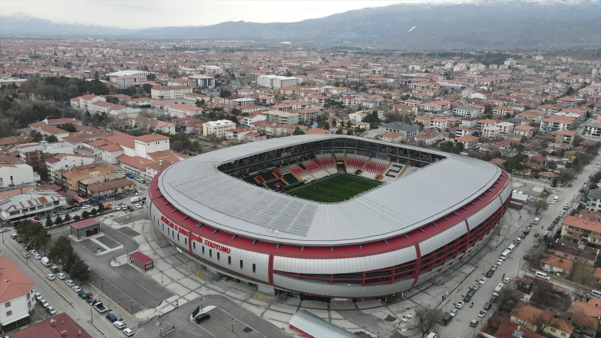 Erzincanlılar "Dört Büyükler"den Birini Modern Statlarında Ağırlamak İstiyor