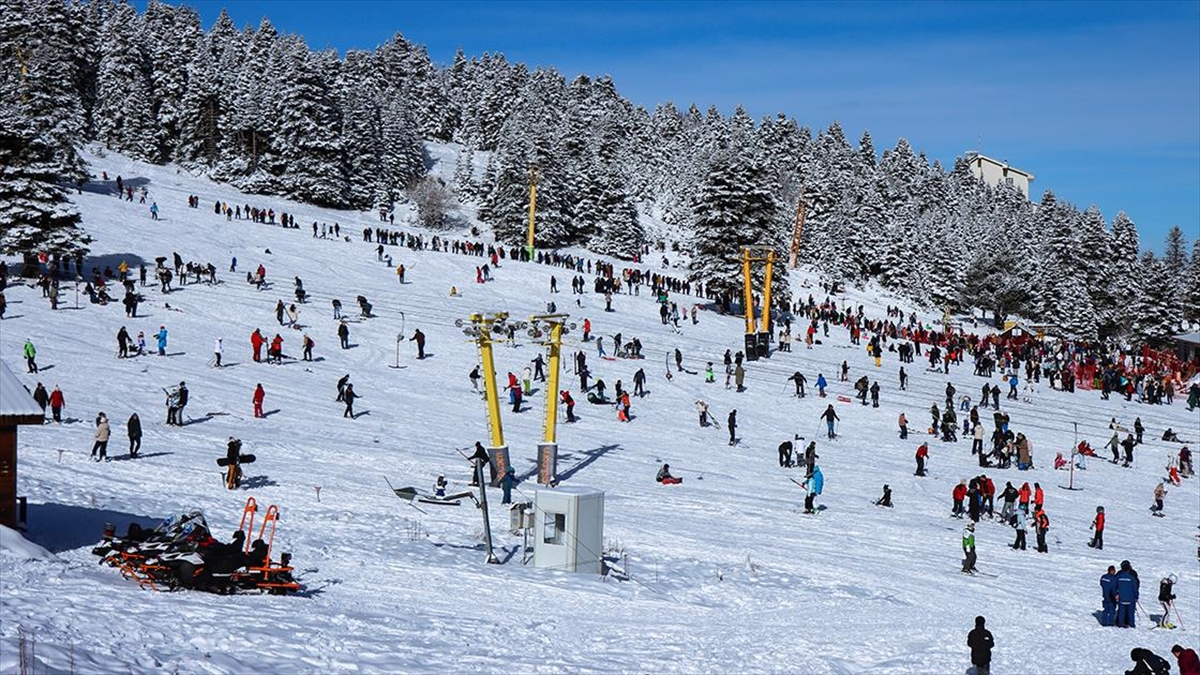 Uludağ'da Yarıyıl Tatili Yoğunluğu Yaşanıyor
