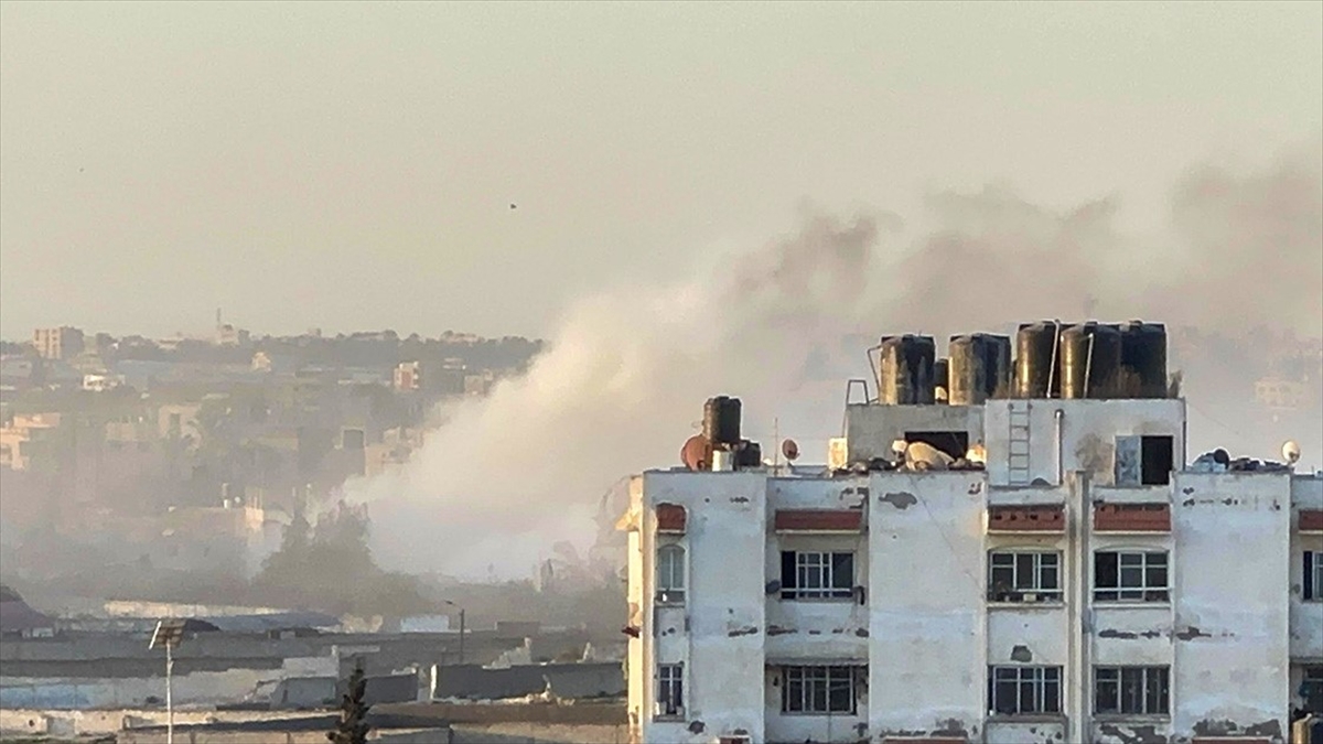 İsrail'in Gazze'nin Güneyine Düzenlediği Saldırılarda Çoğu Çocuk 13 Sivil Öldürüldü