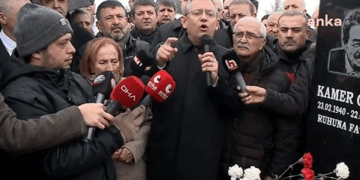 CHP lideri Özel, Kamer Genç'in 8'inci ölüm yıldönümünde mezarı başında konuştu