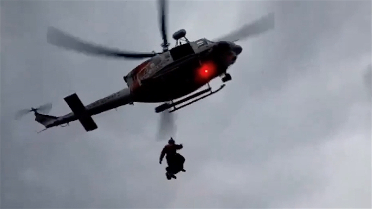 Bakan Yerlikaya, "mv Sicilia" İsimli Yük Gemisinden 7 Kişilik Mürettebatın Kurtarıldığını Duyurdu