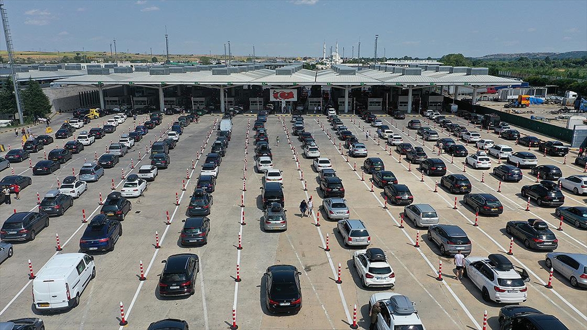 Kara Sınır Kapılarından Giriş-çıkış Yapan Araç Sayısı 5 Yılda 39 Milyonu Aştı
