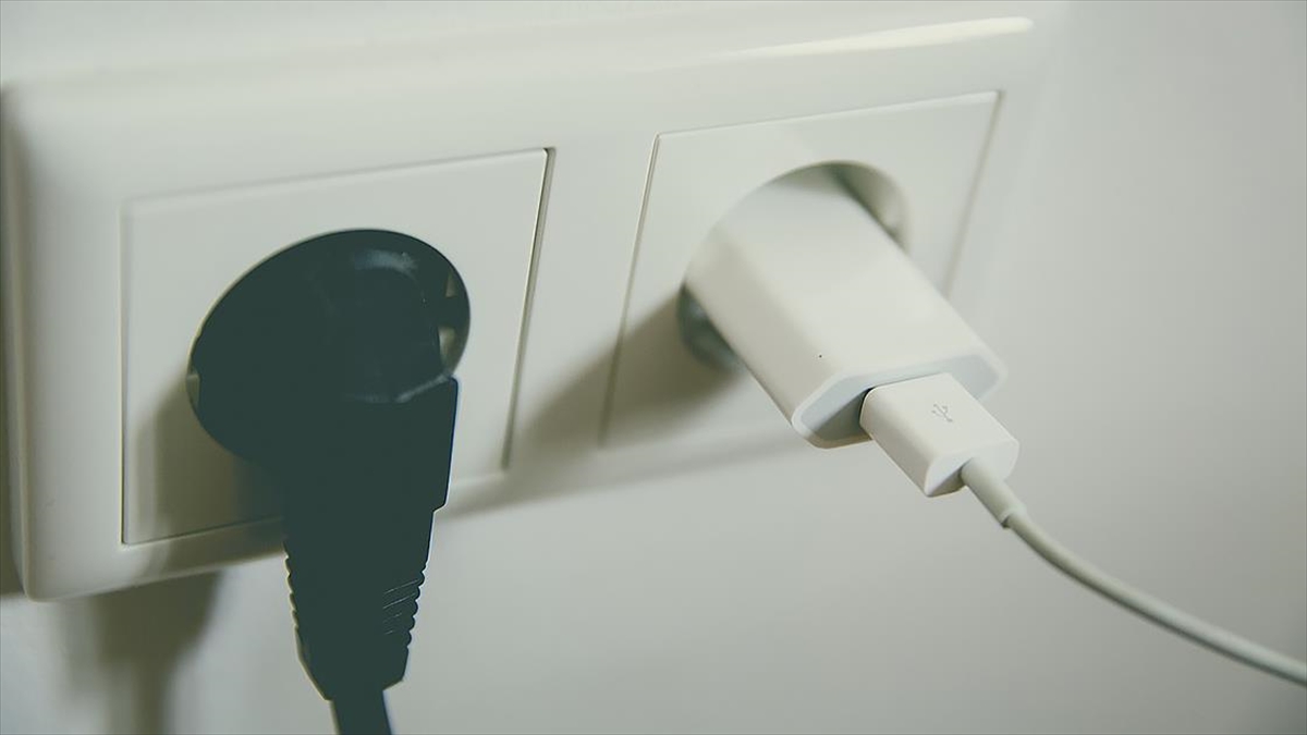 Iea: 2026'ya Kadar Küresel Elektrik Talebindeki Artış Düşük Emisyonlu Kaynaklardan Karşılanacak